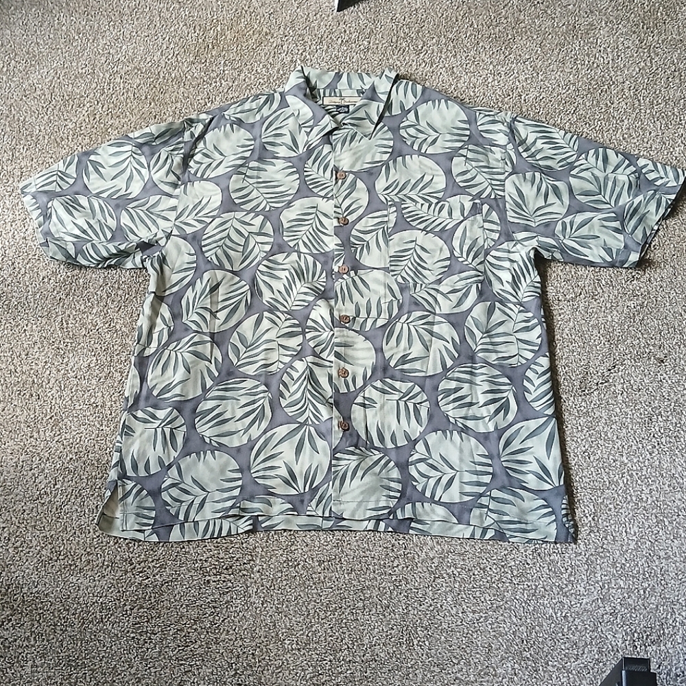 Tommy Bahama Gray and Green Leaf Print Casual Button Down Shirt
